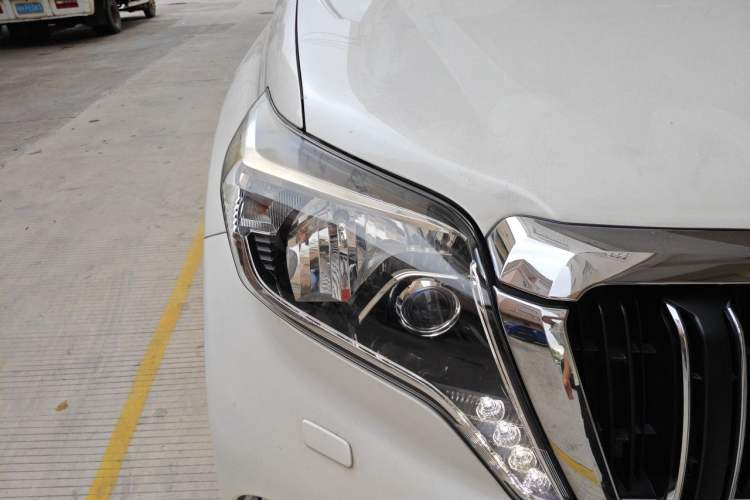 Used Toyota Prado 2016 2700 TX 7-Seater Middle East Version Right Front Headlight
