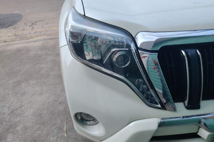 Used Toyota Prado  Right Front Headlight