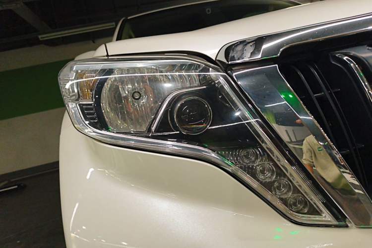 Used Toyota Prado 2016 4.0L 7-Seater Gasoline Low-Power Version Middle East Edition Right Front Headlight