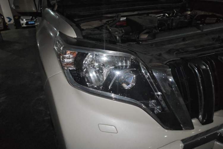 Used Toyota Prado 2016 2.7L Automatic Luxury Edition Right Front Headlight