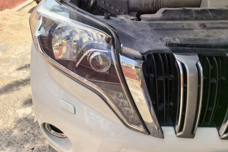 Used Toyota Prado 2016 3.5L Automatic TX-L Right Front Headlight