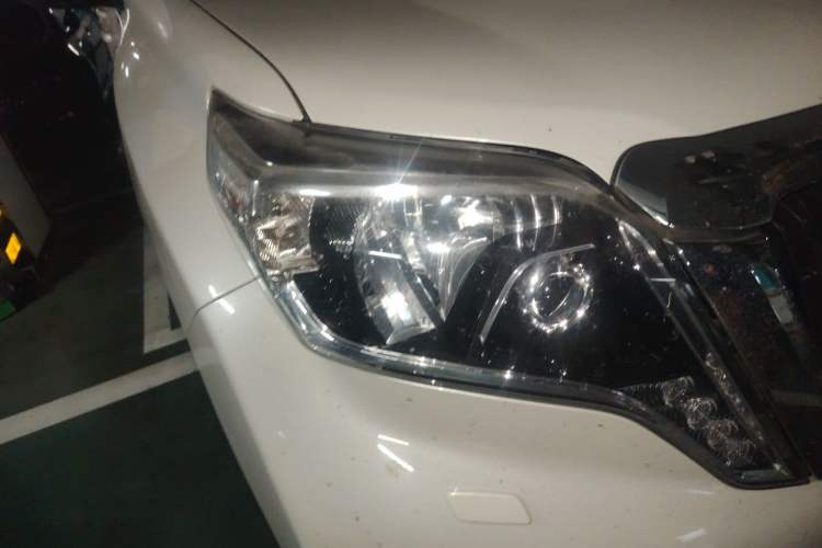 Used Toyota Prado 2016 3.5L Automatic TX-L Right Front Headlight
