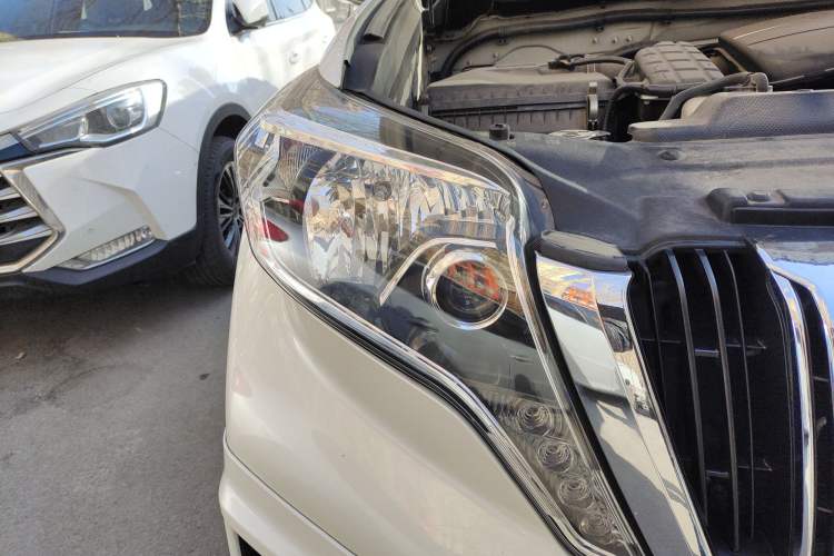 Used Toyota Prado 2016 2.7L Automatic Standard Edition Right Front Headlight