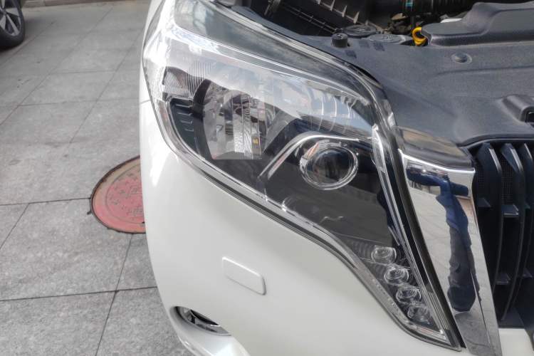 Used Toyota Prado 2016 3.5L Automatic VX NAVI Right Front Headlight