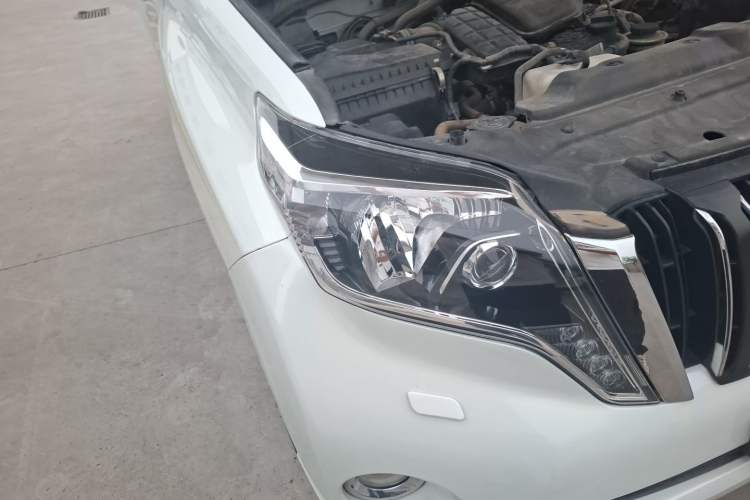 Used Toyota Prado 2016 2.7L Automatic Luxury Edition Right Front Headlight