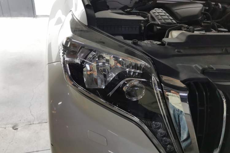 Used Toyota Prado 2016 2.7L Automatic Luxury Edition Right Front Headlight