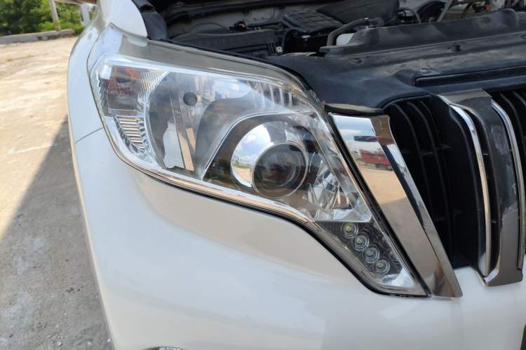 Used Toyota Prado  Right Front Headlight