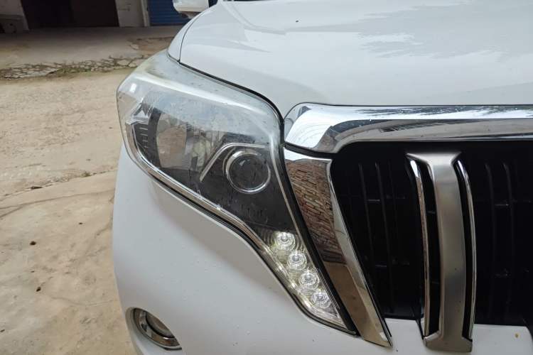 Used Toyota Prado 2016 2.7L Automatic Standard Edition Right Front Headlight