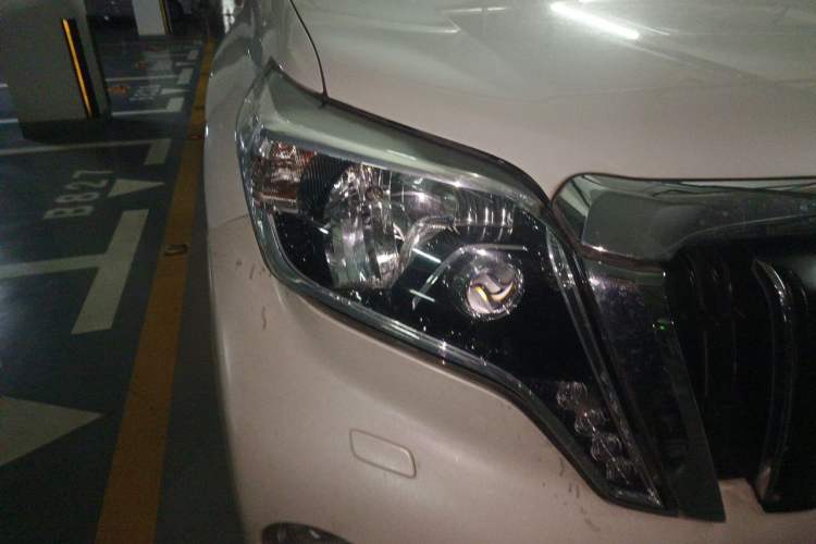 Used Toyota Prado 2016 3.5L Automatic TX-L Right Front Headlight