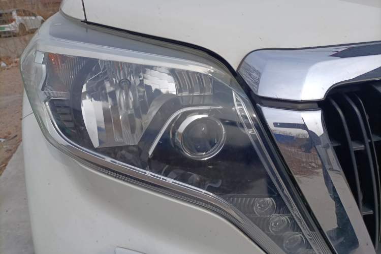 Used Toyota Prado 2016 2.7L Automatic Luxury Edition Right Front Headlight