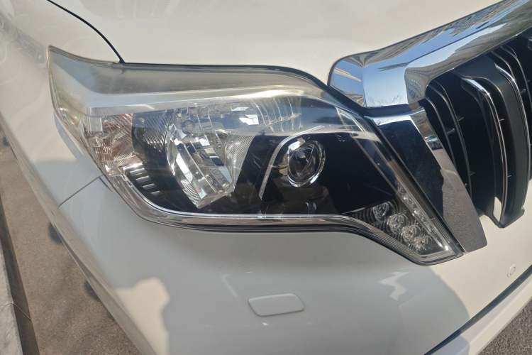 Used Toyota Prado 2016 3.5L Automatic TX-L NAVI Right Front Headlight
