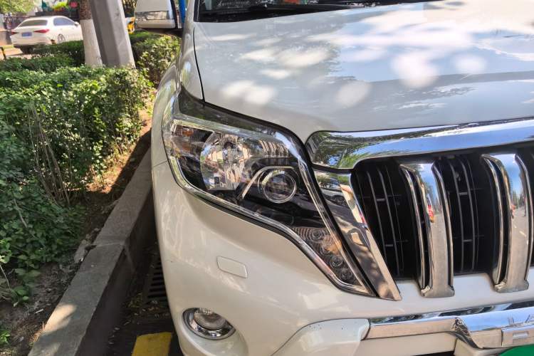 Used Toyota Prado 2016 2.7L Automatic Luxury Edition Right Front Headlight