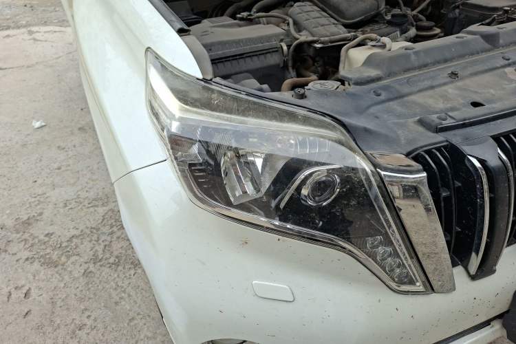 Used Toyota Prado 2016 2.7L Automatic Luxury Edition Right Front Headlight