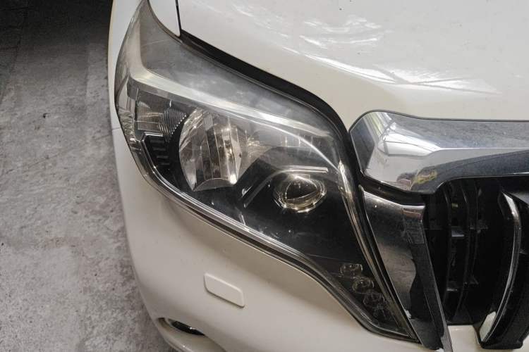 Used Toyota Prado 2016 2.7L Automatic Luxury Edition Right Front Headlight