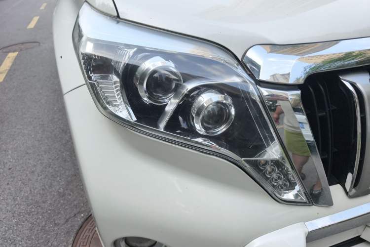 Used Toyota Prado  Right Front Headlight