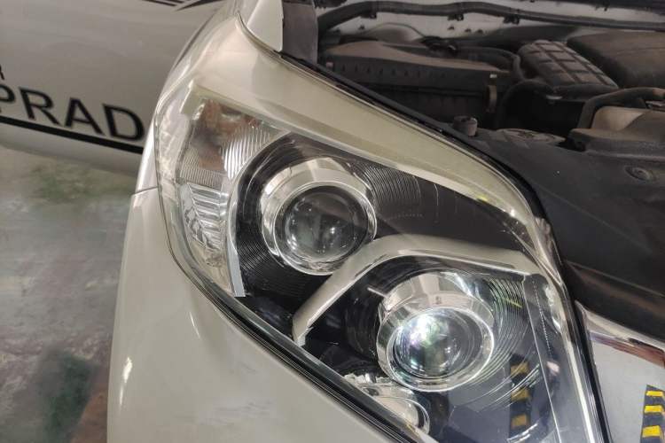 Used Toyota Prado 2016 2.7L Automatic Standard Edition Right Front Headlight