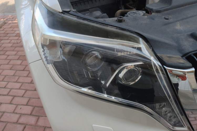 Used Toyota Prado 2016 2.7L Automatic Luxury Edition Right Front Headlight