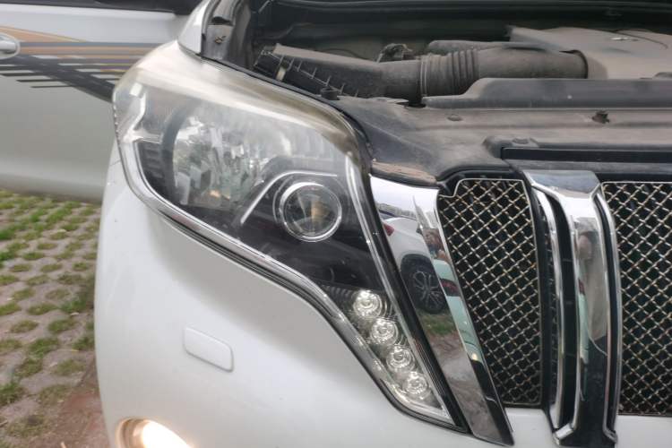Used Toyota Prado 2016 3.5L Automatic TX-L Right Front Headlight