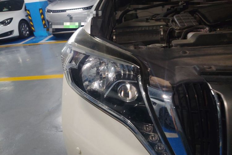 Used Toyota Prado  Right Front Headlight