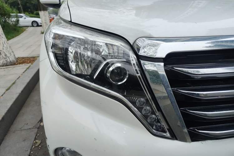 Used Toyota Prado 2016 2.7L Automatic Standard Edition Right Front Headlight