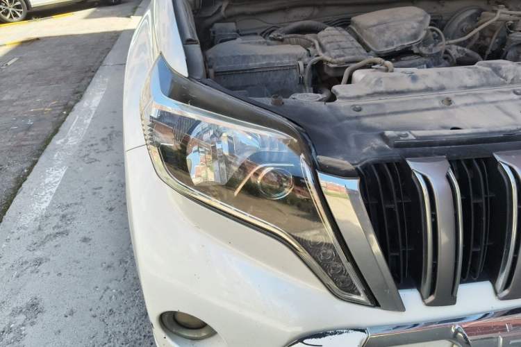Used Toyota Prado  Right Front Headlight