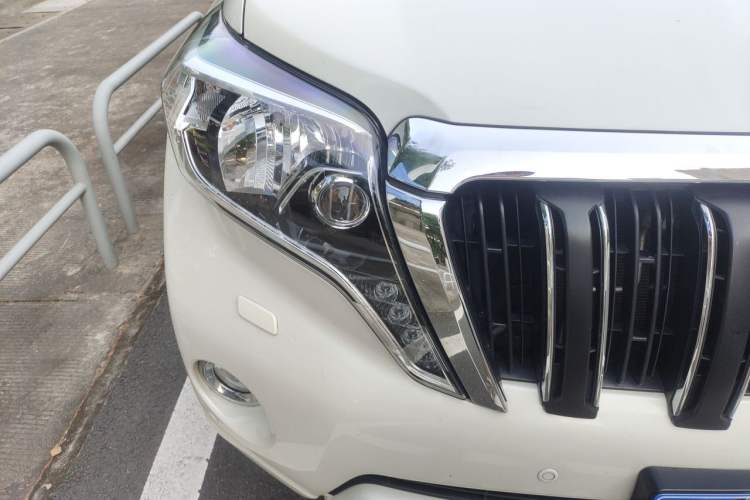 Used Toyota Prado 2016 3.5L Automatic TX-L Right Front Headlight