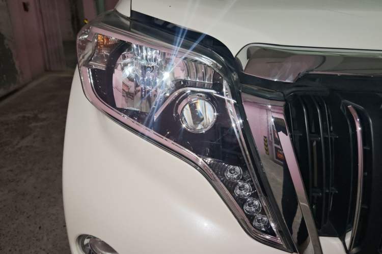Used Toyota Prado 2016 2.7L Automatic Standard Edition Right Front Headlight