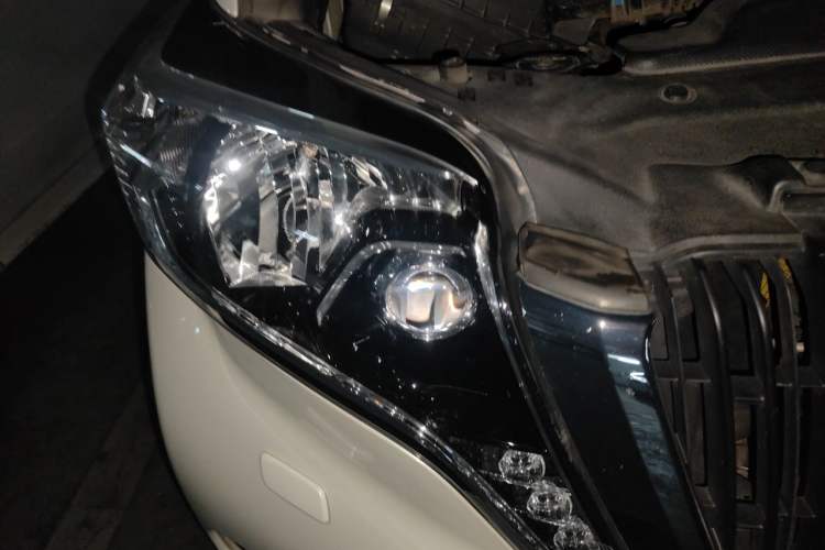 Used Toyota Prado 2016 3.5L Automatic VX NAVI Right Front Headlight