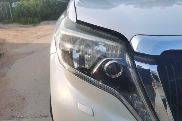 Used Toyota Prado 2016 3.5L Automatic TX-L NAVI Right Front Headlight