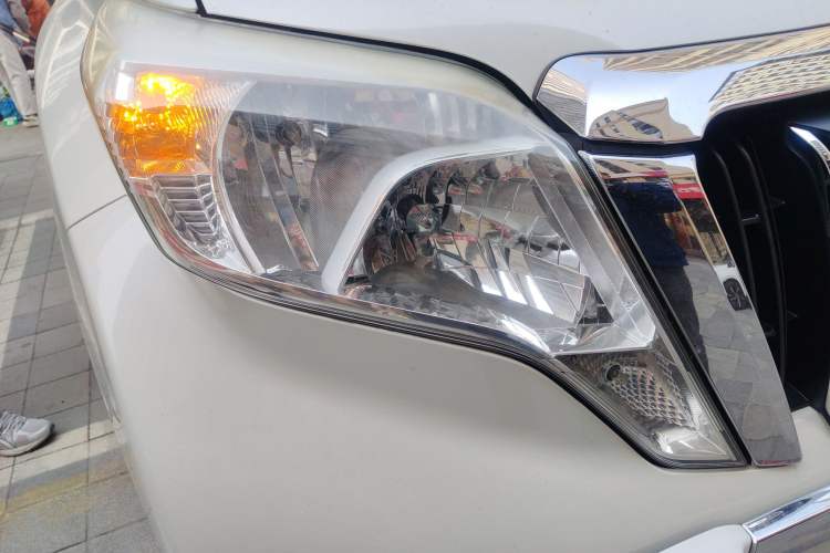 Used Toyota Prado 2016 2.7L Automatic Standard Edition Right Front Headlight