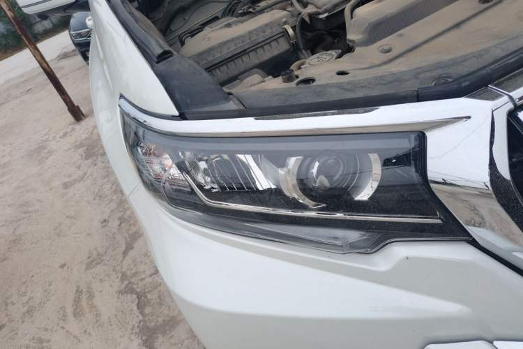 Used Toyota Prado 2016 2.7L Automatic Standard Edition Right Front Headlight