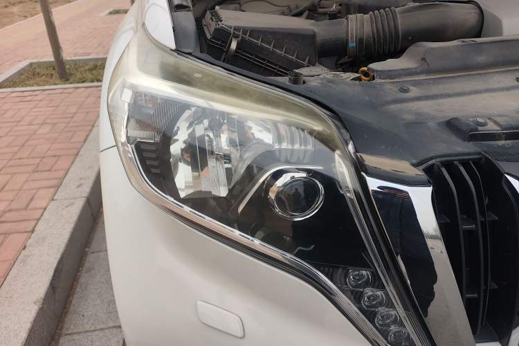 Used Toyota Prado 2016 3.5L Automatic TX-L Right Front Headlight