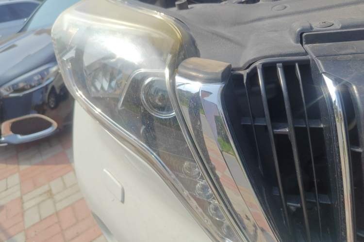 Used Toyota Prado 2016 3.5L Automatic TX-L Right Front Headlight