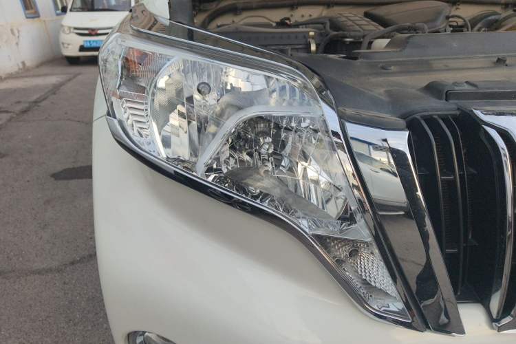 Used Toyota Prado 2016 2.7L Automatic Standard Edition Right Front Headlight