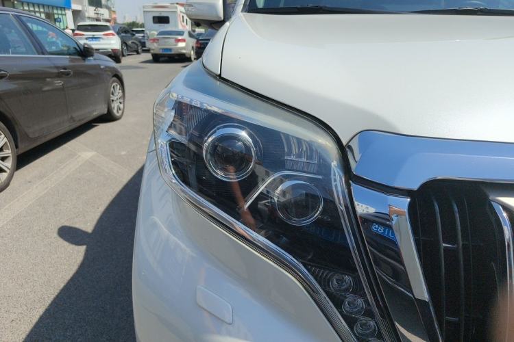 Used Toyota Prado 2016 2.7L Automatic Luxury Edition Right Front Headlight