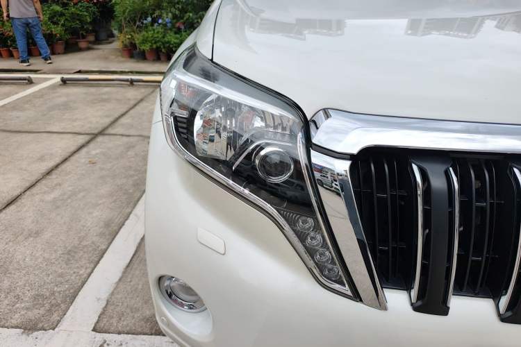 Used Toyota Prado 2016 3.5L Automatic TX-L NAVI Right Front Headlight