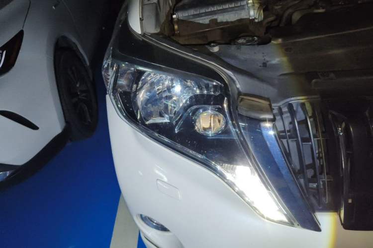 Used Toyota Prado  Right Front Headlight