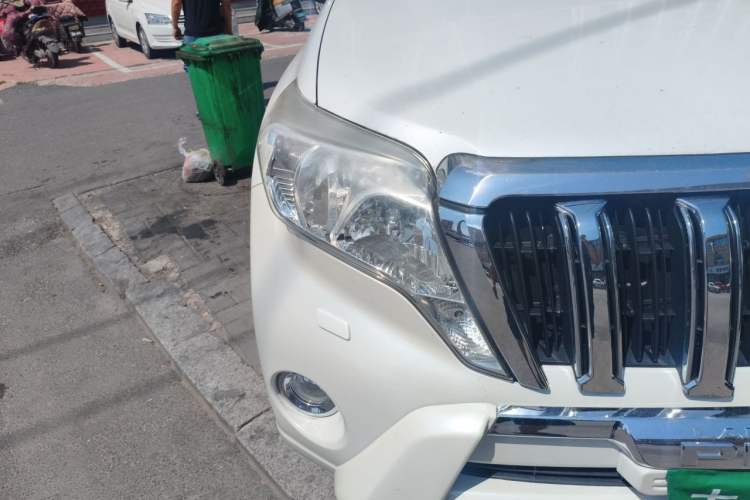 Used Toyota Prado  Right Front Headlight