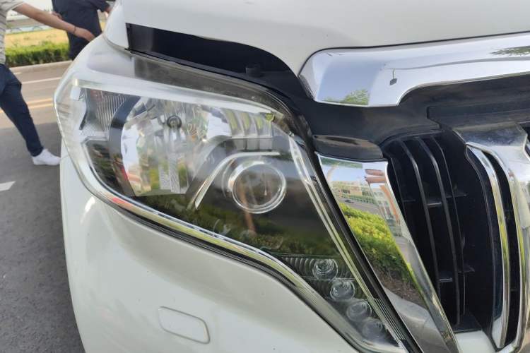 Used Toyota Prado 2016 2.7L Automatic Luxury Edition Right Front Headlight