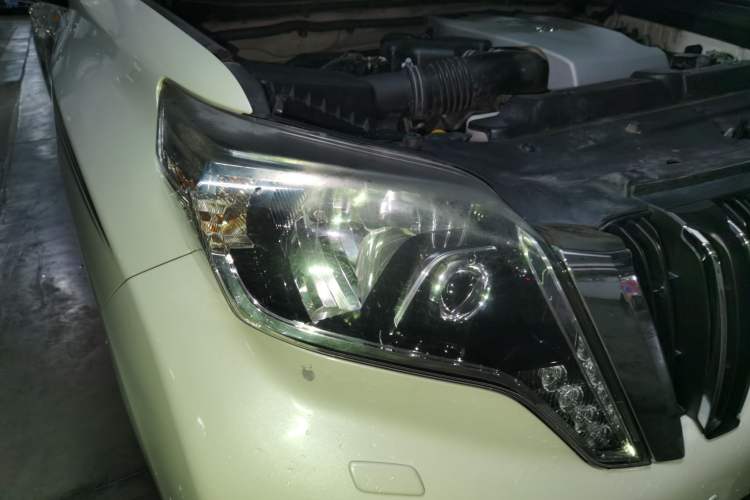 Used Toyota Prado 2016 3.5L Automatic TX-L Right Front Headlight