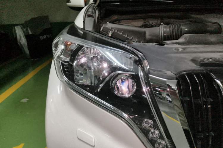 Used Toyota Prado 2016 3.5L Automatic TX-L Right Front Headlight