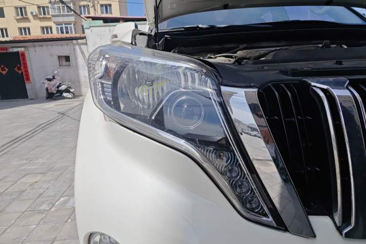 Used Toyota Prado 2016 2700 TX 7-Seater Middle East Version Right Front Headlight