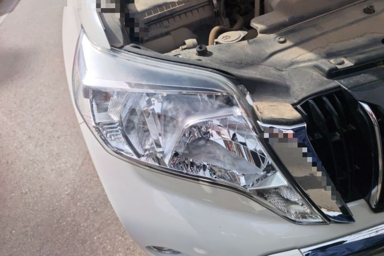Used Toyota Prado  Right Front Headlight