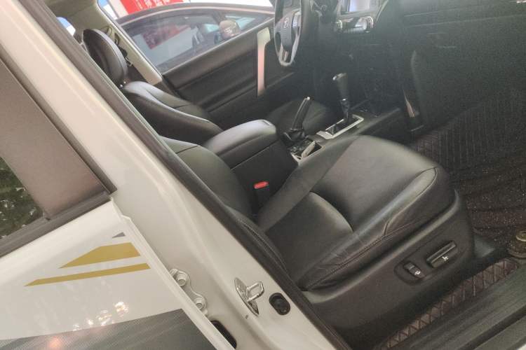 Used Toyota Prado 2016 2.7L Automatic Standard Edition Right Front Seat