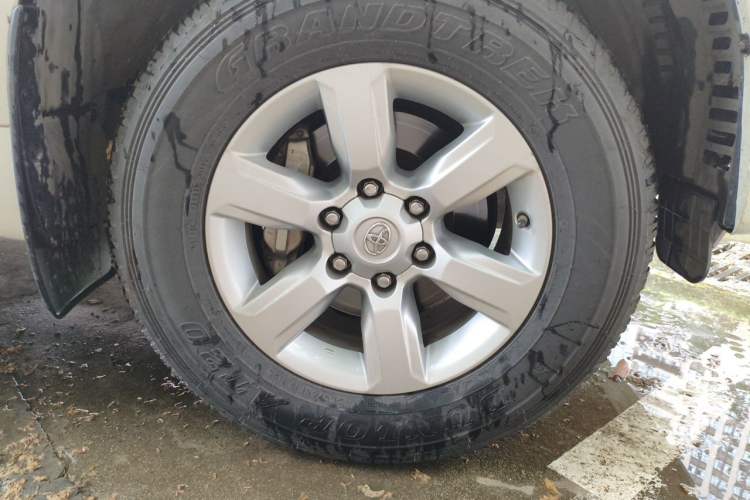 Used Toyota Prado 2016 3.5L Automatic TX-L Right Front Wheel Hub