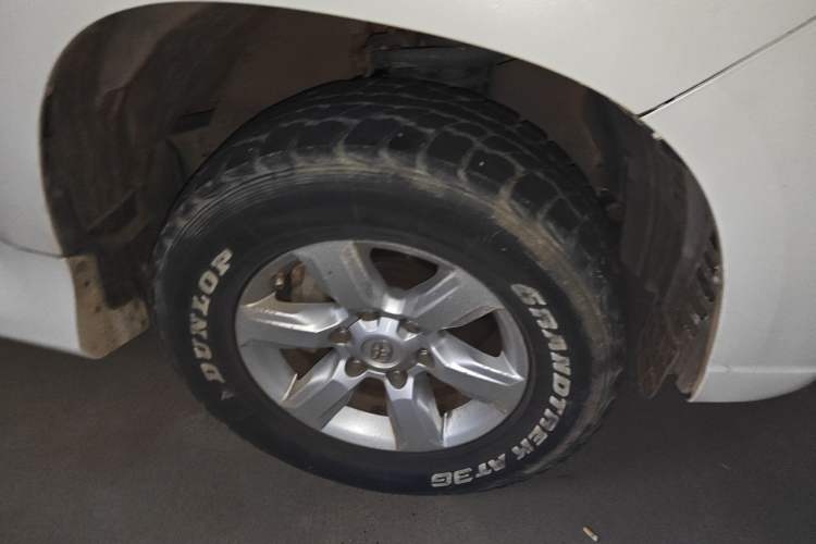 Used Toyota Prado 2016 2.7L Automatic Standard Edition Right Front Wheel Hub