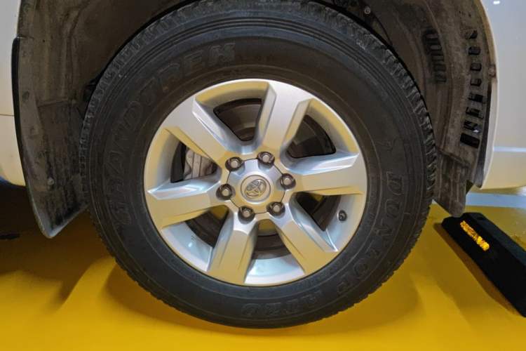 Used Toyota Prado 2016 3.5L Automatic TX-L Right Front Wheel Hub