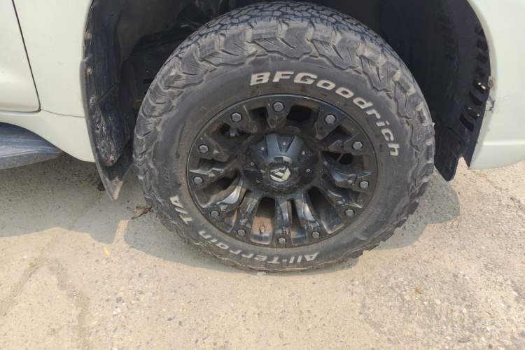 Used Toyota Prado 2016 2.7L Automatic Standard Edition Right Front Wheel Hub