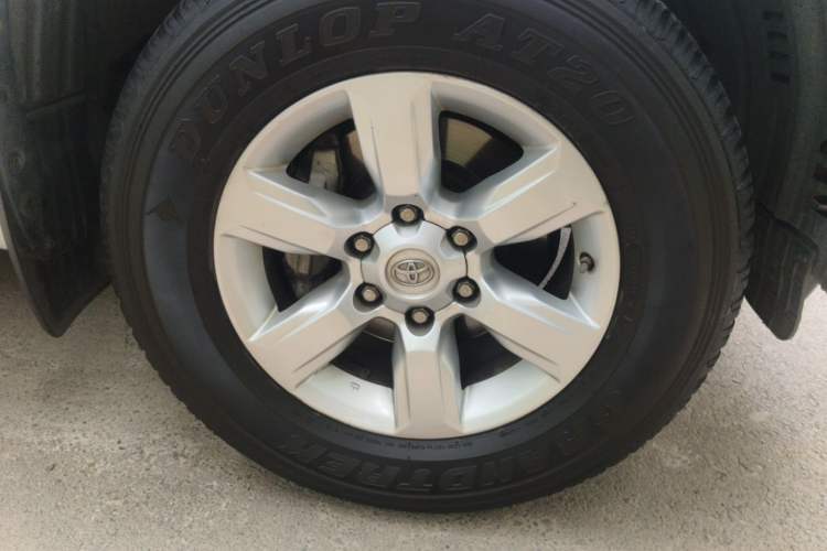 Used Toyota Prado 2016 3.5L Automatic TX-L Right Front Wheel Hub