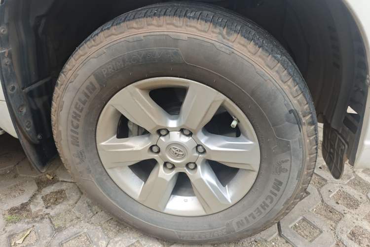 Used Toyota Prado 2016 3.5L Automatic TX-L NAVI Right Front Wheel Hub